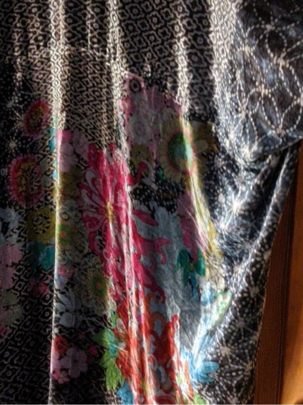 Johnny Was Elegant Black and Gray Velvet Kimono Open Cardigan - Picture 6 of 9